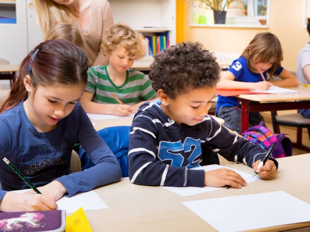 como enseñar a escribir a un niño zurdo